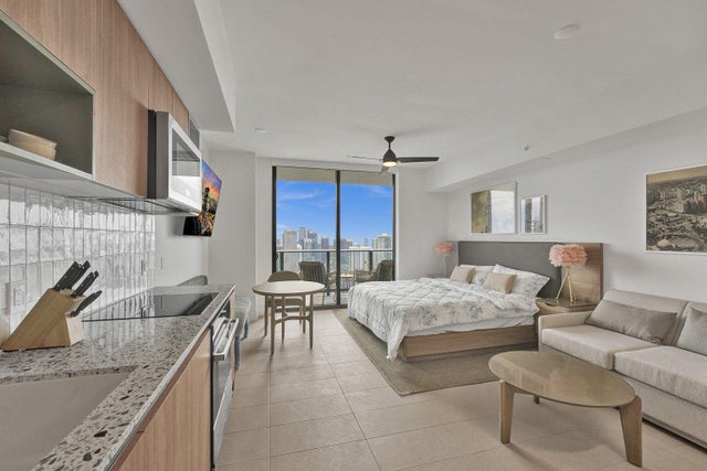 5 of 27 - 601 Ne 1st Avenue #4712, Miami, FL