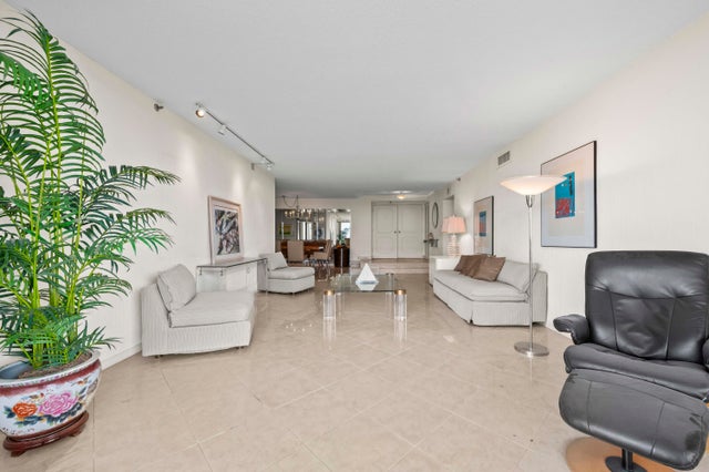 5 of 69 - 1900 Consulate Place #1905, West Palm Beach, FL