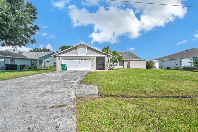1 of 30 - 2151 Se Bowie Street, Port Saint Lucie, FL