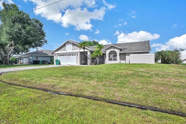 2 of 30 - 2151 Se Bowie Street, Port Saint Lucie, FL