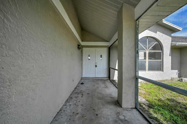 4 of 30 - 2151 Se Bowie Street, Port Saint Lucie, FL
