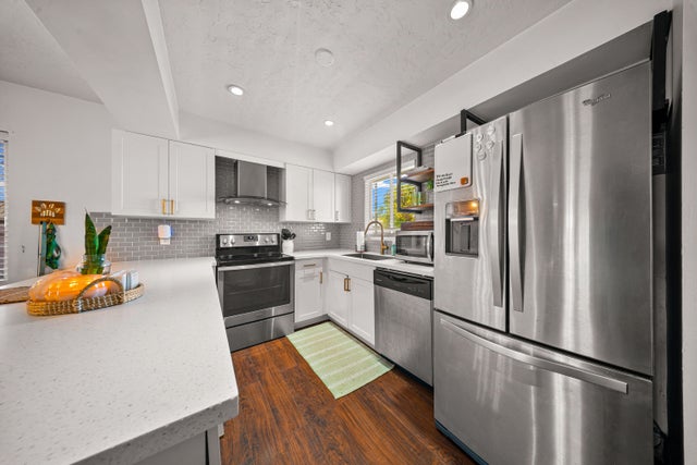 4 of 30 - 197 Se Village Drive #197, Port Saint Lucie, FL
