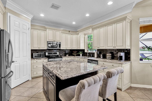 5 of 52 - 5100 Topaz Lane Sw, Vero Beach, FL