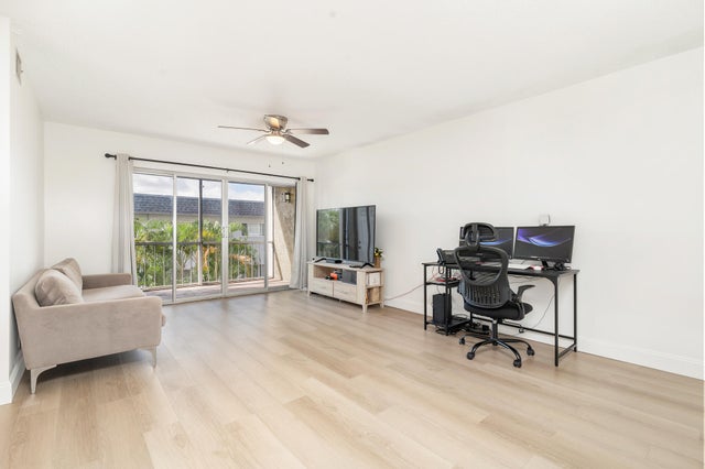 2 of 23 - 505 Spencer Drive #207, West Palm Beach, FL