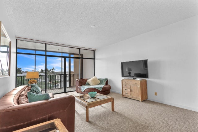 4 of 28 - 11370 Twelve Oaks Way #412, North Palm Beach, FL