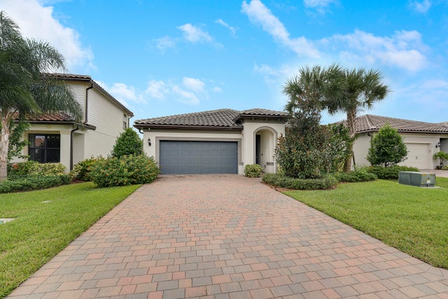 2 of 54 - 534 Se Crathes Street, Port Saint Lucie, FL