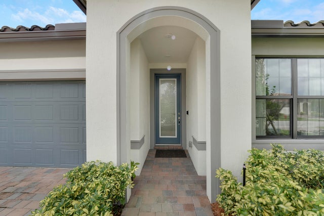 4 of 54 - 534 Se Crathes Street, Port Saint Lucie, FL