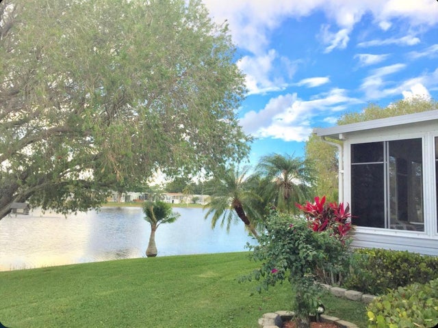 2 of 12 - 159 Plantation Blvd, Lake Worth, FL