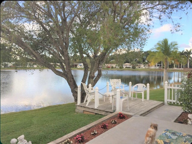 3 of 12 - 159 Plantation Blvd, Lake Worth, FL