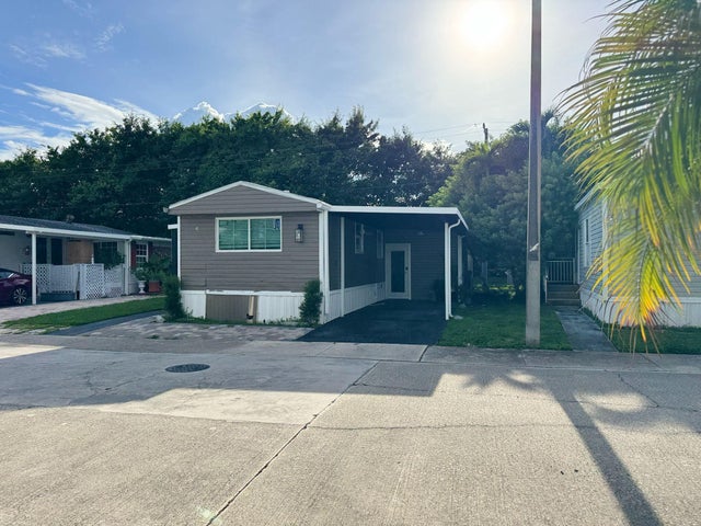 1 of 13 - 102 Plantation Blvd, Lake Worth, FL