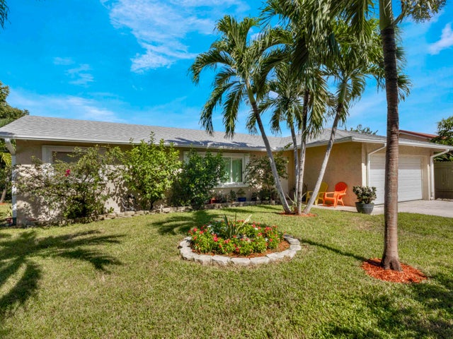 2 of 39 - 101 N Sequoia Drive N, West Palm Beach, FL