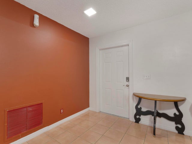 5 of 39 - 101 N Sequoia Drive N, West Palm Beach, FL