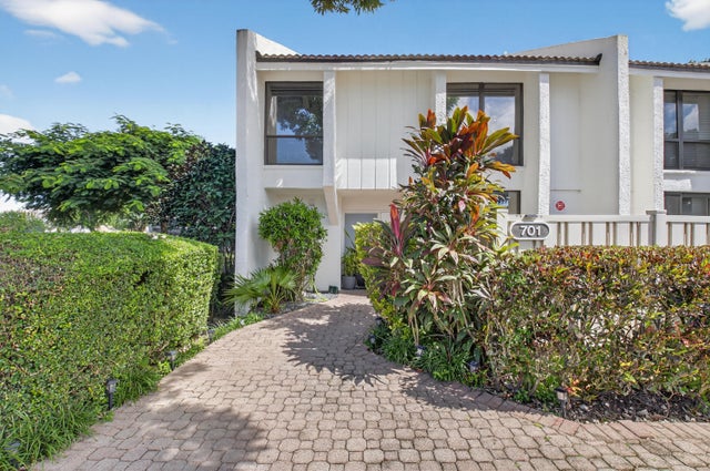 2 of 81 - 701 Bridgewood Drive, Boca Raton, FL