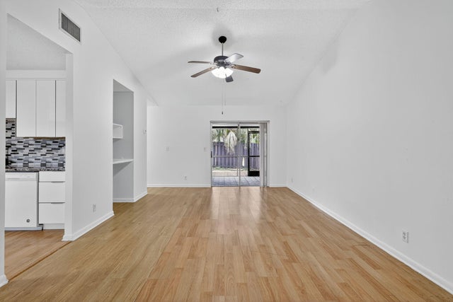 5 of 34 - 5668 Waltham Way, Lake Worth, FL