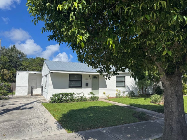 2 of 18 - 611 Monceaux Road, West Palm Beach, FL