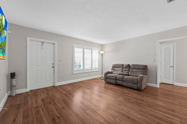4 of 26 - 4916 Nw 54th Street, Tamarac, FL