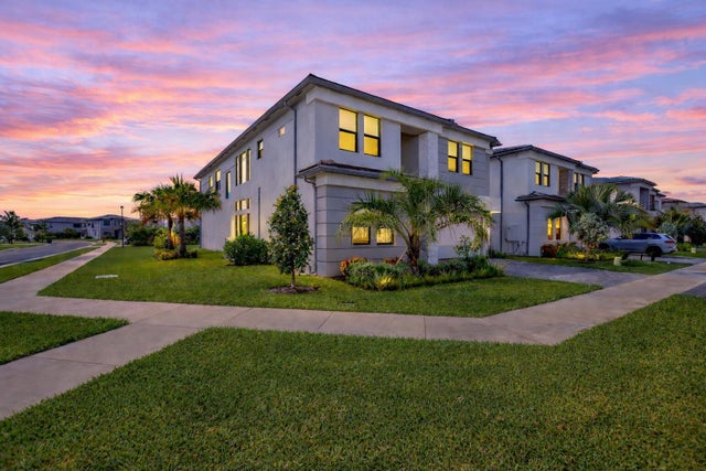 8284 Royal County Down Rd, Boca Raton