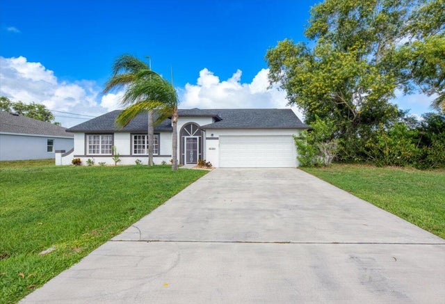 3 of 72 - 2400 Se Charleston Drive, Port Saint Lucie, FL