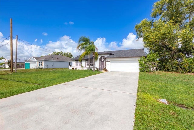 5 of 72 - 2400 Se Charleston Drive, Port Saint Lucie, FL
