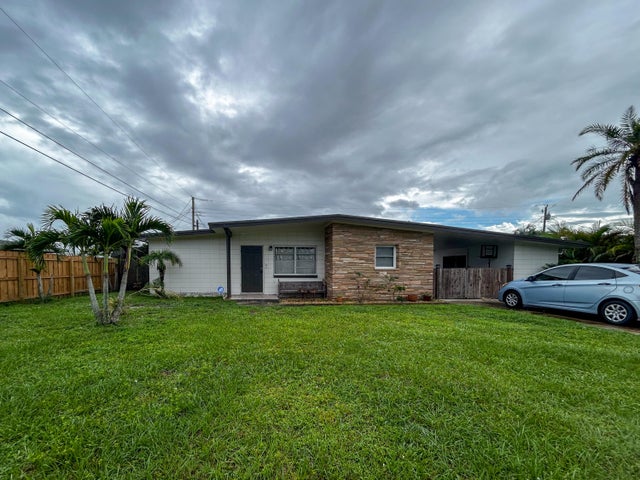 1 of 21 - 768 Cypress Street, Port Saint Lucie, FL