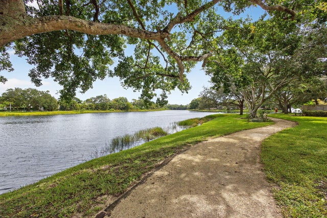 5 of 97 - 411 4th Terrace, Palm Beach Gardens, FL