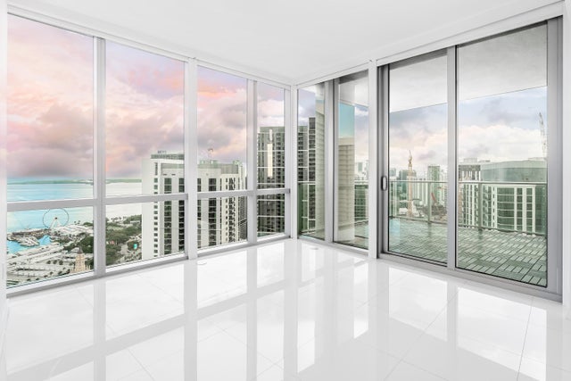 1 of 21 - 851 Ne 1st Avenue #4111, Miami, FL