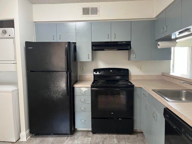 2 of 10 - 6104 Glenmoor Drive, West Palm Beach, FL