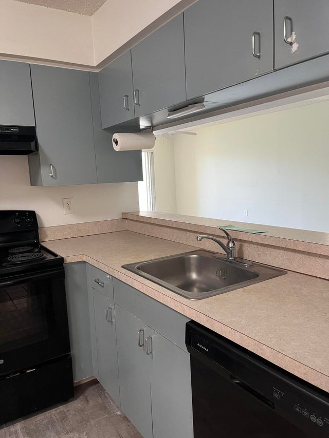 3 of 10 - 6104 Glenmoor Drive, West Palm Beach, FL