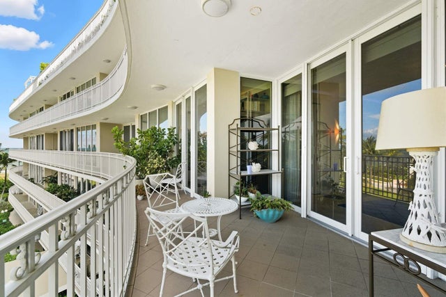 3 of 28 - 100 Royal Palm Way #f4, Palm Beach, FL