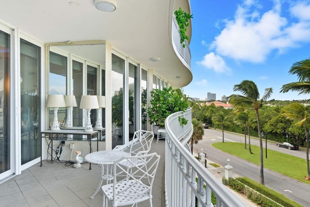 4 of 28 - 100 Royal Palm Way #f4, Palm Beach, FL