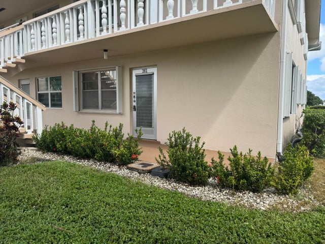 2 of 28 - 393 Chatham T, West Palm Beach, FL