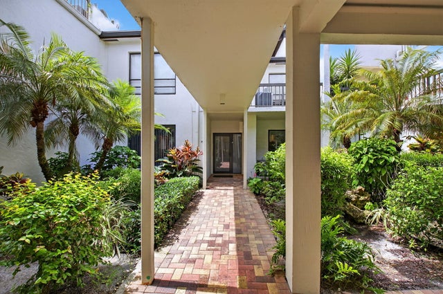 4 of 40 - 830 Greensward Court #107-h, Delray Beach, FL