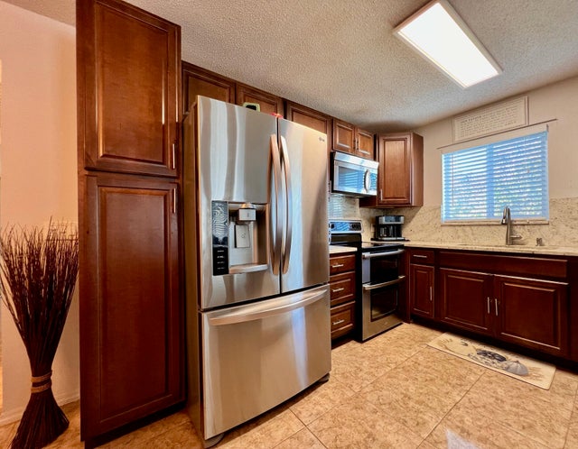 3 of 17 - 136 Dorchester F, West Palm Beach, FL