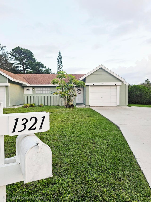 2 of 7 - 1321 Se La Haven Court, Port Saint Lucie, FL
