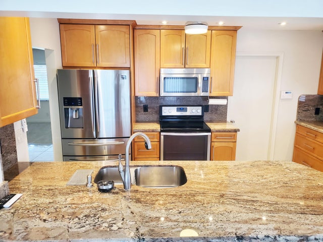 5 of 30 - 2012 Sw 17th Avenue, Boynton Beach, FL