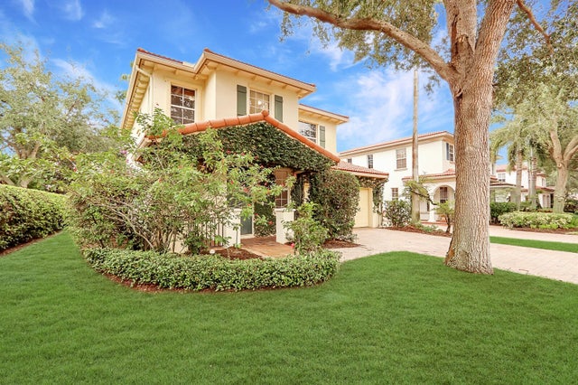 2 of 44 - 740 Duchess Court, Palm Beach Gardens, FL