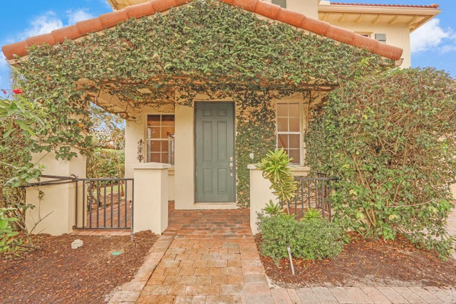 3 of 44 - 740 Duchess Court, Palm Beach Gardens, FL