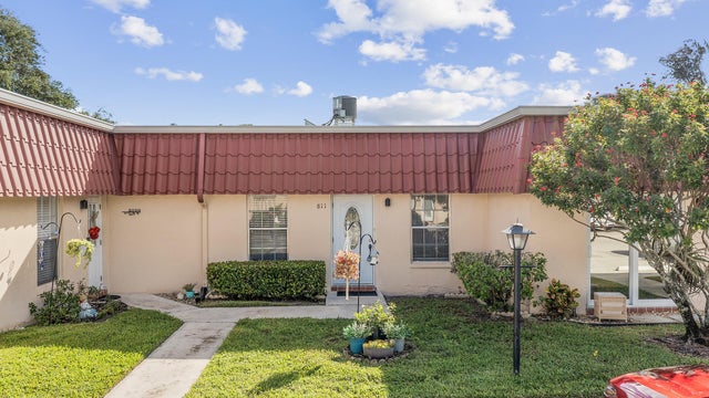 1 of 38 - 811 Salem Lane, Lake Worth, FL