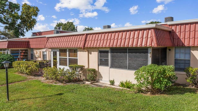 3 of 38 - 811 Salem Lane, Lake Worth, FL
