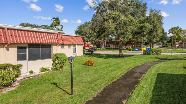4 of 38 - 811 Salem Lane, Lake Worth, FL
