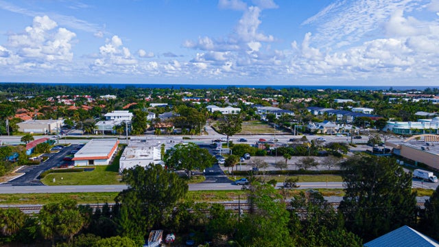 2 of 35 - 1501 Ne 3rd Avenue, Delray Beach, FL