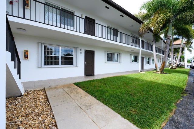 1 of 24 - 3075 Gardens East Drive #14, Palm Beach Gardens, FL