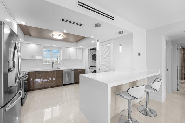 3 of 37 - 301 Lake Shore Drive #411, Lake Park, FL