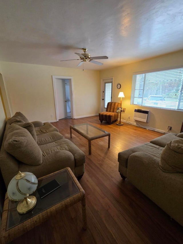 4 of 22 - 136 Evergreen Drive, Lake Park, FL