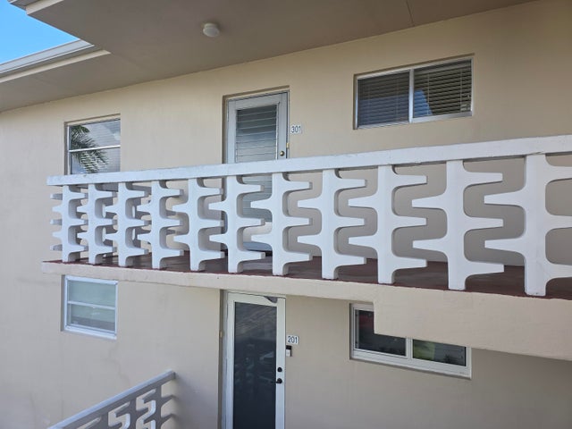 5 of 30 - 2812 Garden Drive S #301, Lake Worth, FL