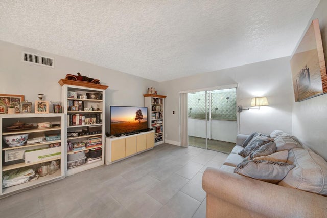 2 of 24 - 2812 S Garden Drive #109, Lake Worth, FL