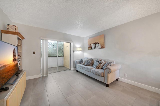 3 of 24 - 2812 S Garden Drive #109, Lake Worth, FL