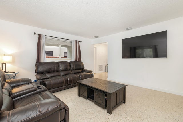 4 of 26 - 1720 N L Street, Lake Worth Beach, FL