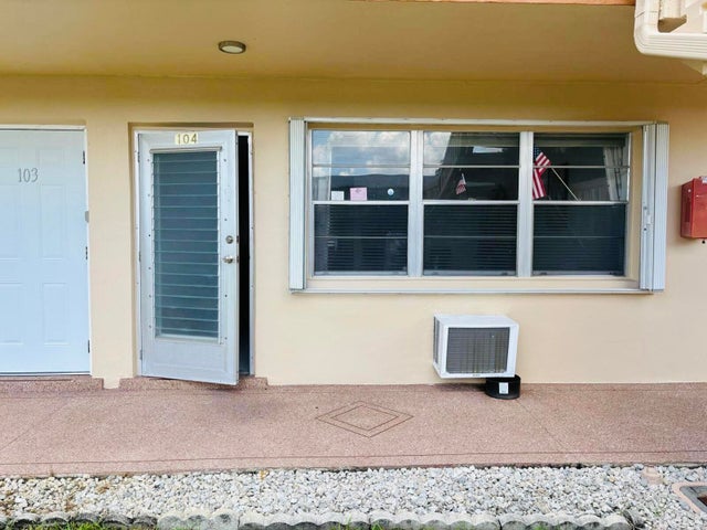 1 of 8 - 104 Hasting G, West Palm Beach, FL