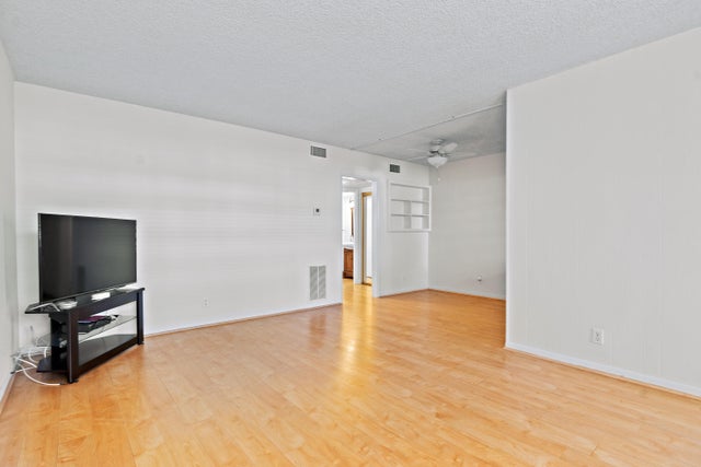 4 of 27 - 20 Se 13th Street #a4, Boca Raton, FL